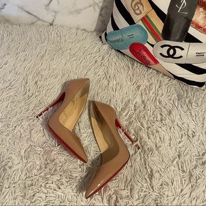 GORGEOUS nude Louboutins